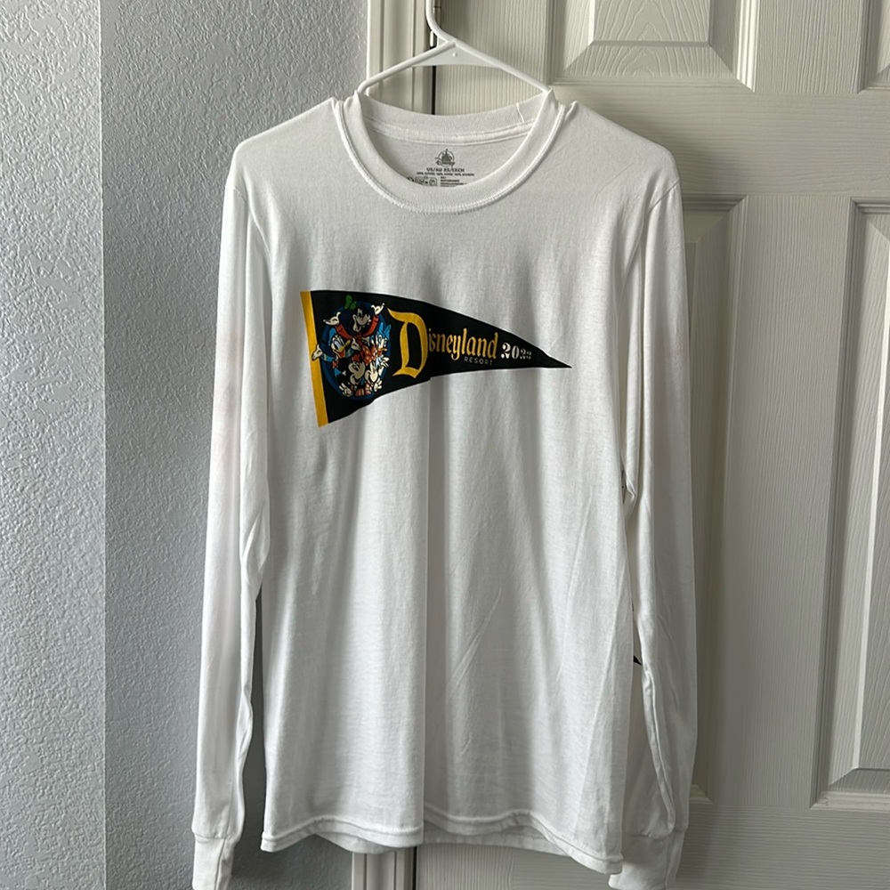 NWT Disneyland Resort Mickey & Friends 2023 pennants long sleeve shirt sz XS - Picture 2 of 7